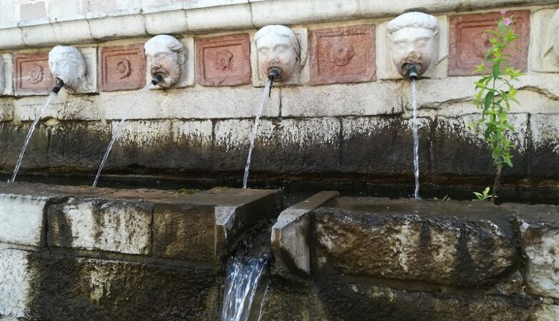 La Fontana delle 99 Cannelle